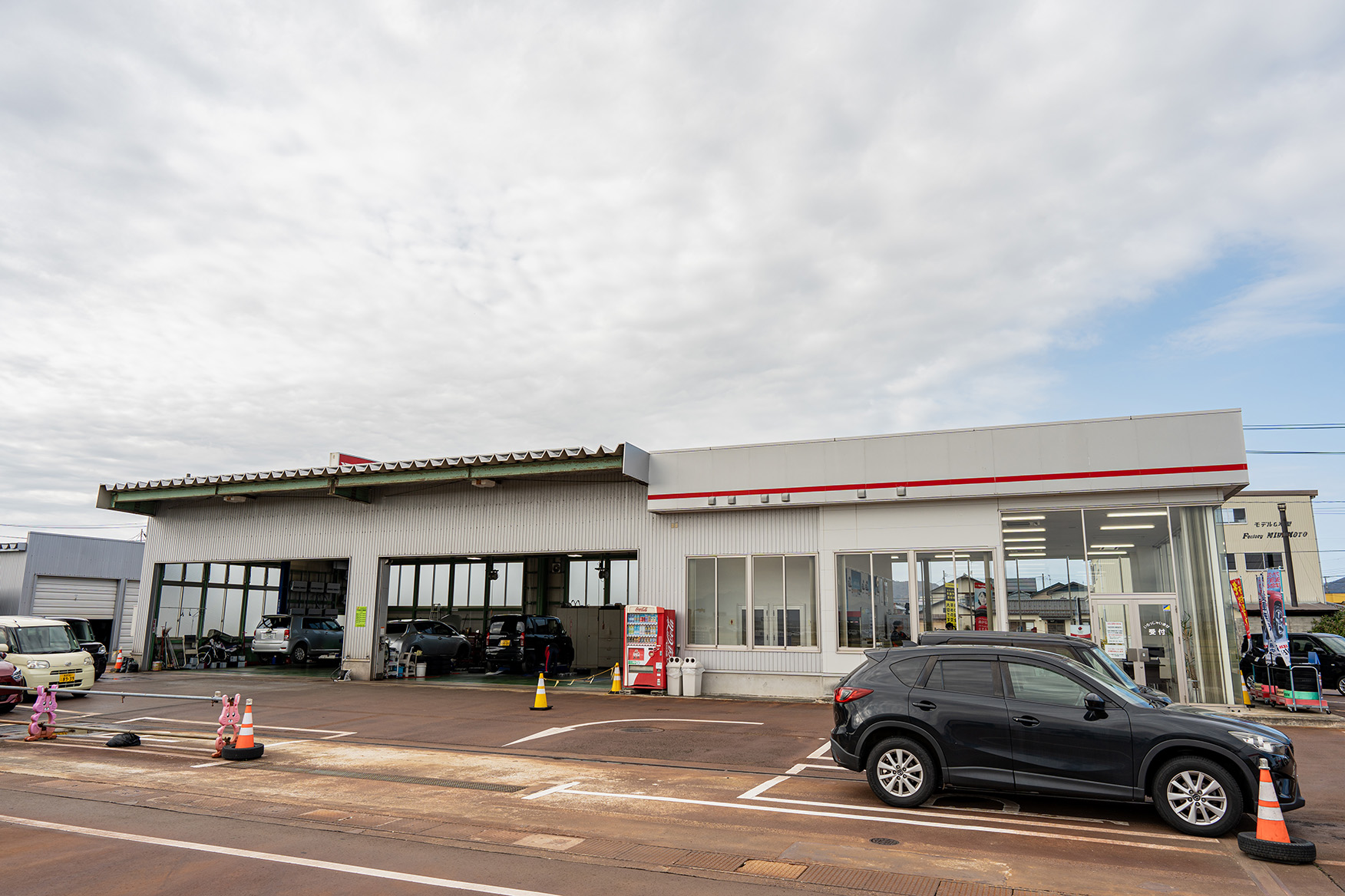 ダイハツ燕吉田3